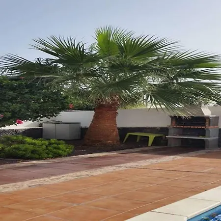 Villa Playa Blanca Sleeps 6 Pool Wifi