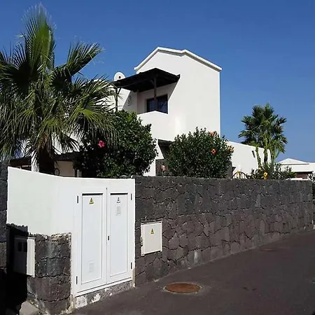 Villa Playa Blanca Sleeps 6 Pool Wifi