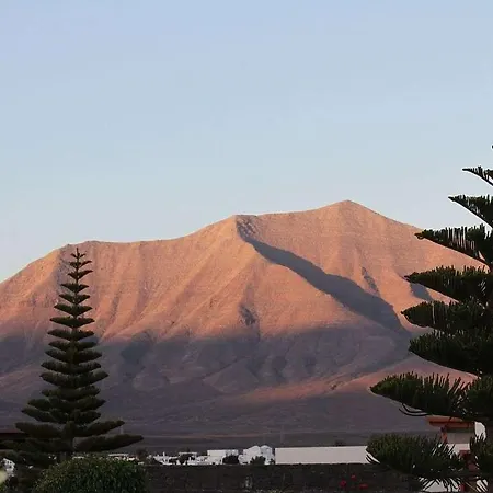 Villa Playa Blanca Sleeps 6 Pool Wifi *